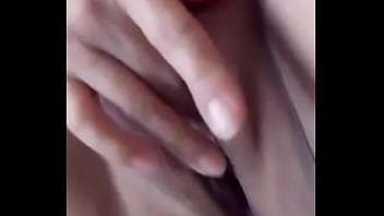 Preview 3 of Laura Germ N Teen - Le gusta tocarse