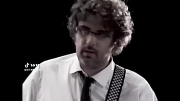 Preview 1 of Tied Vbw - Tavella le pega a topo con su guitarra