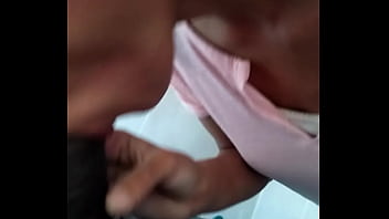 Preview 2 of Muslim Girl Mastrubatiin - ella me lo mama con mucha dulsura