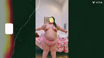 Preview 4 of Lesben Sex Scherenstellung - Mature Old Cougar Saggy Tit topless dance in front of cam