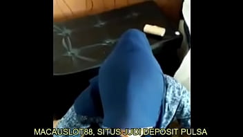 Preview 3 of Jbrdsti Xxx Sixes Video Full Hd - Ngentot Diana Cewek Jilbab yang Hyperseks