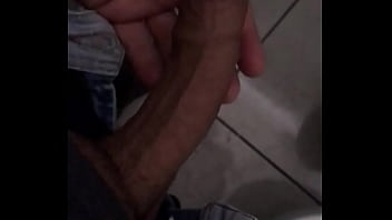 Preview 1 of Xn Fucking - Punheta no trabalho
