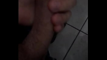 Preview 4 of Xn Fucking - Punheta no trabalho