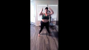 Preview 3 of Pussy Sqruitimg Cute - sweaty bbw workout