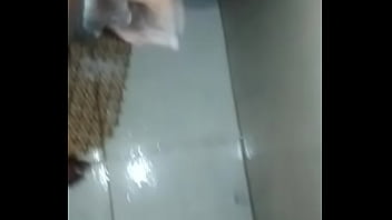Preview 1 of Ricco Sifredi - Punheta no banho 01