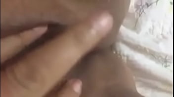 Preview 2 of Safia Leone - Fingering my self
