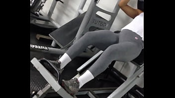 Preview 4 of Milf Unwilling Anal - Gostosa na academia de leg