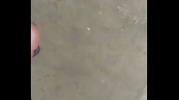 Preview 2 of Sxxxsex Xxx - Hetero me muestra  la  verga   en  el estacionamiento