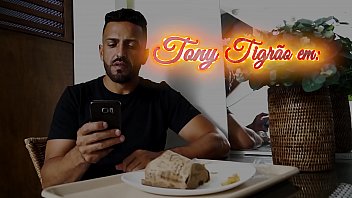Preview 1 of I Fy98 - COMPLETA NO RED!! ESPUMA DE LEITE com a maravilhosa Teh Angel de volta em mais uma cena fod&aacute_stica e exclusiva para o canal do Tony Tigr&atilde_o!!