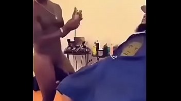 Preview 1 of Sex Dans Le Salon - naked barber