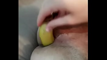 Preview 2 of Dirty Bum - Enfiando a banana no meu cuzinho