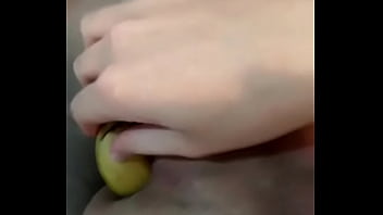 Preview 1 of Dirty Bum - Enfiando a banana no meu cuzinho