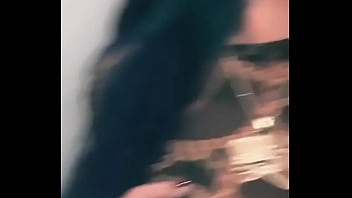 Preview 2 of Sunny Leone And Dog Sexy Video - Tati zaqui com roupa transparente mostrando a teta