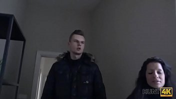 Preview 3 of Forced Rape Porn Crying Group - HUNT4K. Il sesso per soldi rende Jocelyne Z felice e troia da cacciatore