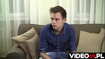Preview 2 of Small Men Owmen Only Xxx - Polskie porno - Spragniona seksu mamuśka ulega małolatowi