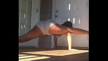 Preview 2 of Kira Dp - Big booty twerk