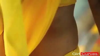 Preview 1 of Indian Fucking Sex Back - Yellow saree aunty