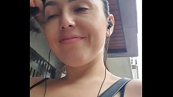 Preview 1 of Apu Biswas Xxx Videocom - Sem calcinha no metr&ocirc_