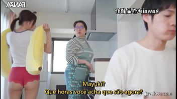 Preview 1 of Step Mom Hotelroom - Ela fica usando roupas curtas dentro de casa (Legendado) Mayuki Ito