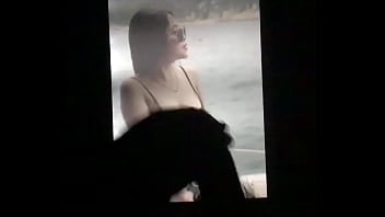 Preview 2 of My Step Mom Pee Sex Son - H&ocirc_m qua ngủ với chị được b&oacute_p v&uacute_ m&ograve_ cu nhưng chị lại ko cho xuất tinh l&ecirc_n ngực