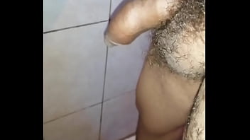 Preview 1 of Abs Porn German - Orinanado antes de la ducha