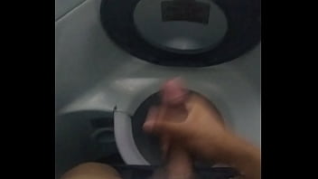 Preview 2 of Trk Lezler - Novinho gozando no &ocirc_nibus de viagem