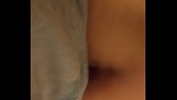 Preview 3 of Marion French - Que rico gime la puta argenta mientras la cogen en el ba&ntilde_o a escondidas del novio