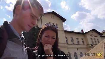 Preview 1 of Goldie Blair Wrestling Women - HUNT4K. Lavventurosa Denisse e felice di fare sesso per soldi a Praga