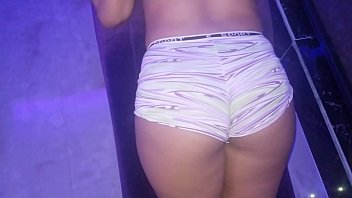 Preview 1 of Sauna Turbanl Upskrt - padrasto destr&oacute_i a buceta macia de sua enteada no hotel enquanto sua m&atilde_e toma banho