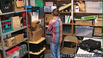 Preview 3 of Cojienfi Con Mi Mama - Barebacked teenage thief sucks cock