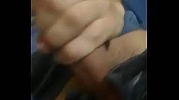 Preview 2 of Mom And Grandma Fuck Son - Me hago la paja a mano cambiada [Termina mal]