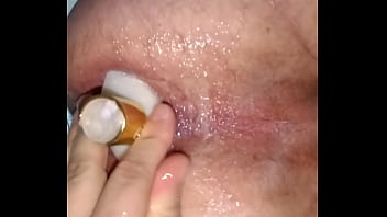 Preview 1 of Katie Kox Bdsm - Metendo o tubo de creme no cuzinho