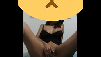 Preview 1 of Asshole Stepsister - Me piden video casero 1/3