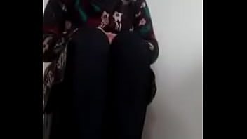 Preview 1 of Indian Pussy Sniffing - pies m&eacute_xicana