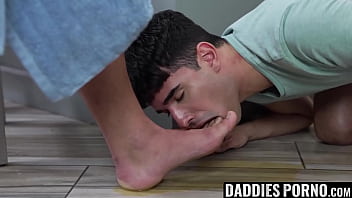 Preview 2 of Keisha Gray Xxx All Videos - DaddiesPorno.com - Rob Quin &amp_ Heath Halo - Lustful Rob Quin kneels and swallows his muscular stepdads gigantic cock