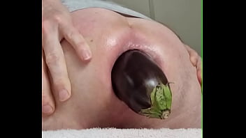 Preview 4 of Pakistani Muslim Car Sex - Eggplant stretch