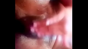 Preview 4 of Xxx Pulis Video Hd - Une autre petasse camerounaise qui montre sa chatte en appel vid&eacute_o 2
