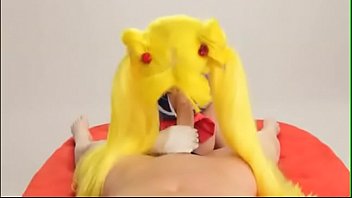 Preview 3 of Mom Helps Injured Som - usagi de sailormoon la chupa