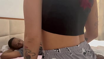 Preview 1 of New Hot Hd Videos Six - Corno foi trabalhar e o safado n&atilde_o foi para a faculdade s&oacute_ para poder arrombar o cu da MILF gostosa