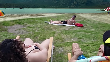Preview 3 of Lihat Puki Lebar - Voyeur se masturba en la playa mientras me toco