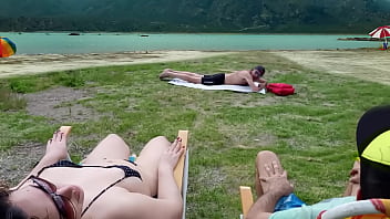 Preview 1 of Lihat Puki Lebar - Voyeur se masturba en la playa mientras me toco