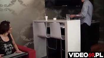 Preview 1 of Tubecup Office Sex - Polskie porno - Mąż wyjechał do pracy,  syn na studia,  a jej chce się bzykać