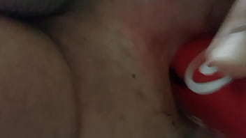 Preview 1 of Hypnotized Ggh - gozando pelo cu metendo uma latinha.