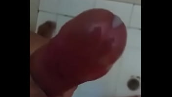 Preview 4 of Kimmy Granger Xxxx - COLOMBIANO LE SALE LECHITA EN LA DUCHA