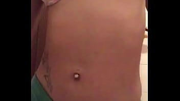 Preview 1 of Jhuny Sins - Chica le gusta lucir su cuerpo