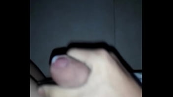 Preview 2 of Tube Porn Loda - No aguanto y se la jalo