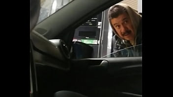 Preview 1 of 12 Minit - Ense&ntilde_ando el culo en la gasolinera cornudo graba