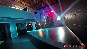 Preview 2 of Xxl Moom - HO HUNTERS - Haunted strip club with Kali Roses