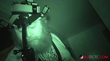Preview 1 of Xxl Moom - HO HUNTERS - Haunted strip club with Kali Roses