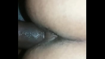 Preview 1 of Cara Pete - O pequenino fudendo o cuzinho da gostosa